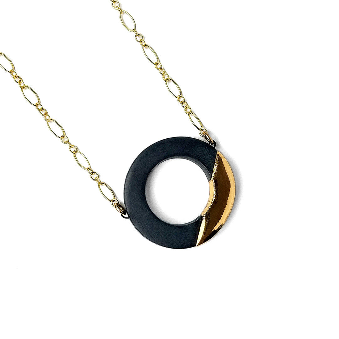 Large Lustre Ring Necklace in Black