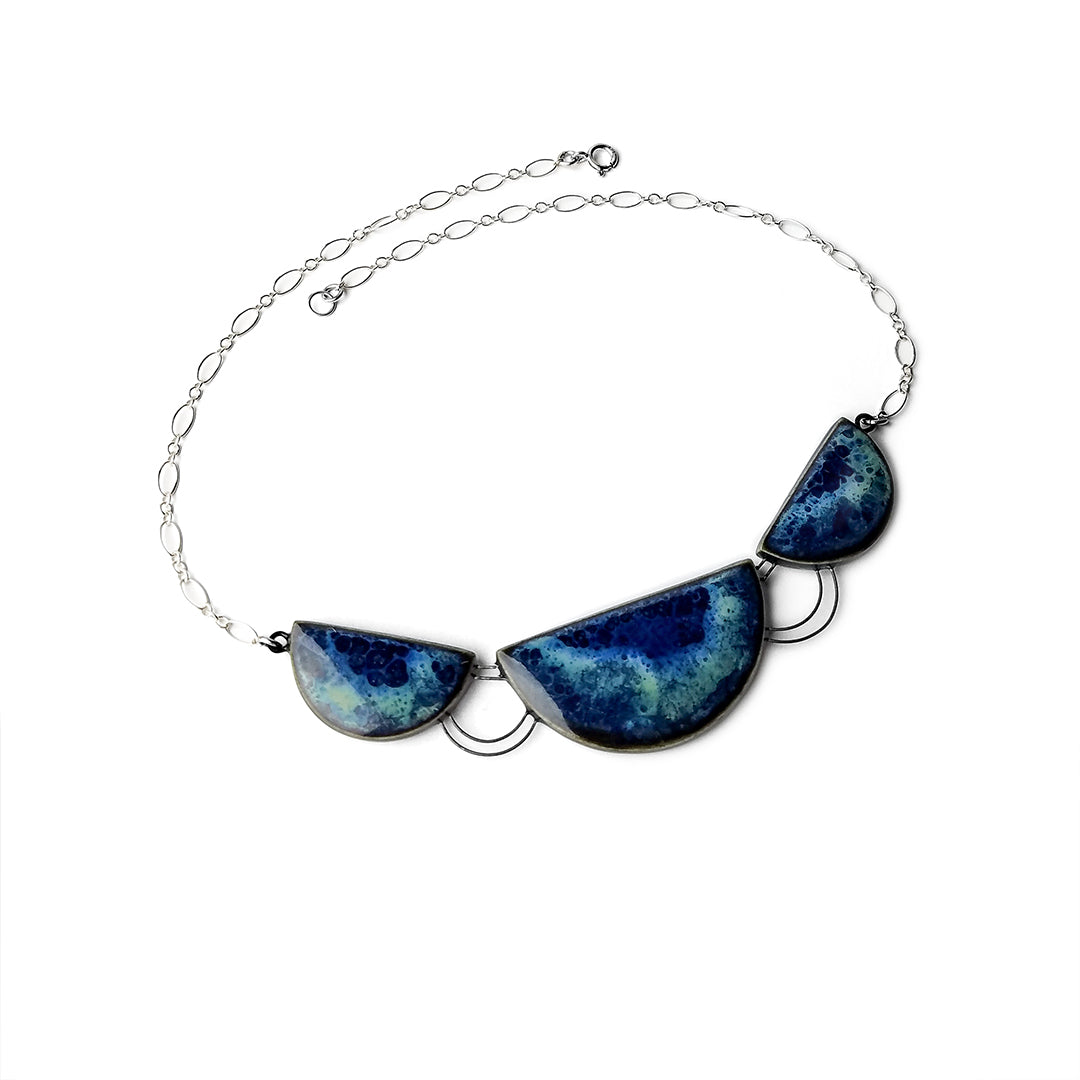 Wired Collar Necklace in Blue and Green