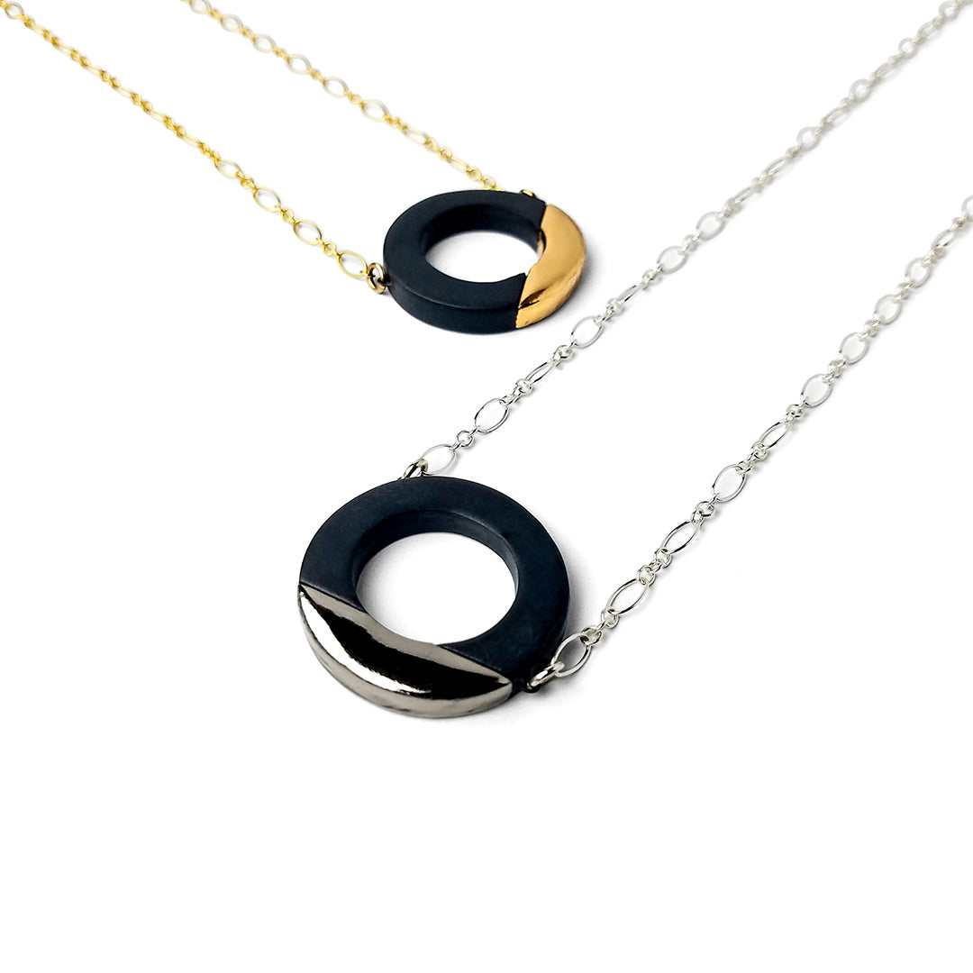 Large Lustre Ring Necklace in Black